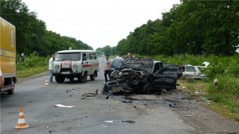 Офицеры СБУ устроили аварию на трассе: погибла семья с младенцем (фото)