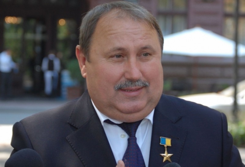 Герой Украины выходит из СИЗО: его родные нашли 5,5 миллиона гривен
