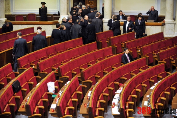Одесские нардепы бездельничают в парламенте (инфографика)