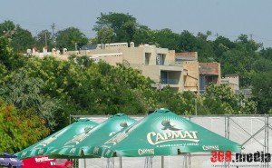 Одесские пляжи «Золотого берега»: чистая набережная, захваченные склоны и «наливайки» (фото)  