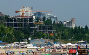 Одесские пляжи «Золотого берега»: чистая набережная, захваченные склоны и «наливайки» (фото)  