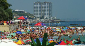 Одесские пляжи «Золотого берега»: чистая набережная, захваченные склоны и «наливайки» (фото)  