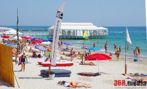 В Одессе пляжи «Большого Фонтана» превратили в огромную «наливайку»