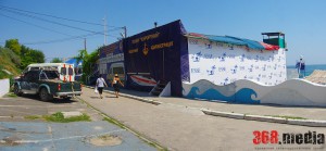 В Одессе пляжи «Большого Фонтана» превратили в огромную «наливайку»