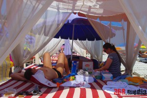 Одесские пляжи «Золотого берега»: чистая набережная, захваченные склоны и «наливайки» (фото)  