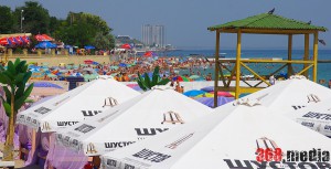 Одесские пляжи «Золотого берега»: чистая набережная, захваченные склоны и «наливайки» (фото)  