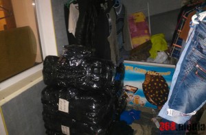 Вьетнамцы-нелегалы шили одежду в подвале кафе в центре Одессы (фото)