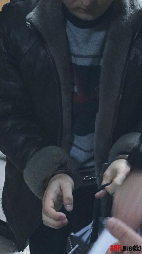 Одесский налоговик попался на взятке в пять тысяч долларов