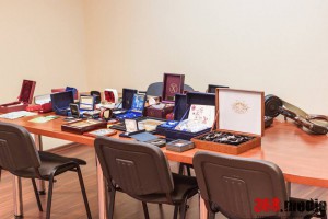 СБУ показала богатства харьковских налоговиков (фото)  