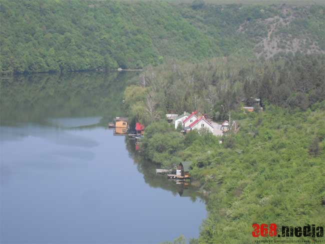 Наглый бизнесмен построил базу отдыха в ландшафтном парке Тернопольской области (обновлено)  