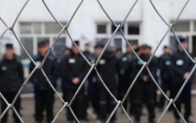 Суд назначил условный срок тюремщику-наркоторговцу из Житомира