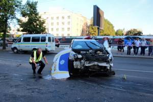 «Полицейская» авария в Харькове: протестующие перекрыли улицу (видео)  