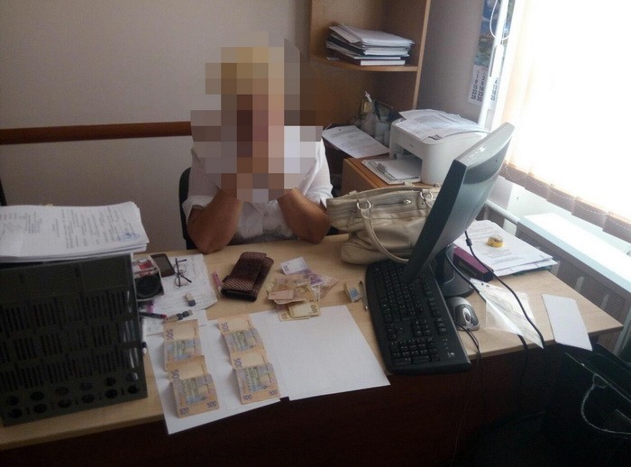 В Тернополе на взятке попалась инспектор ГАСК  