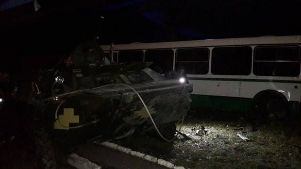 В Покровске водитель БТР врезался в фабричный автобус: один погибший и двое раненых