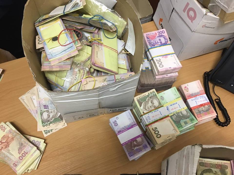 Табачная компания с учредителем из ЛНР утаивала деньги от налогообложения  