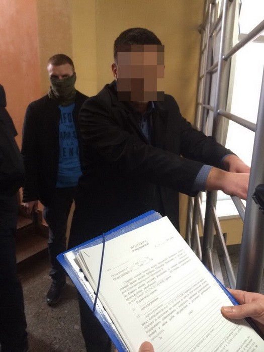 Замглавы полиции Луцка брал взятки за закрытие уголовных производств  