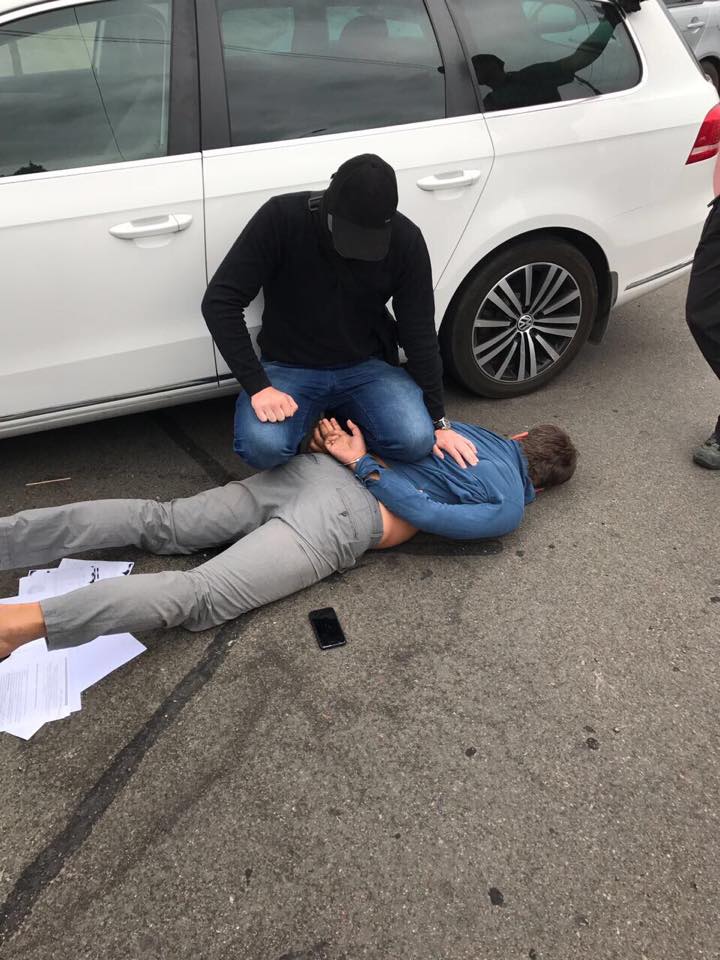 Глава киевского села запросил взятку в четверть миллиона гривен  