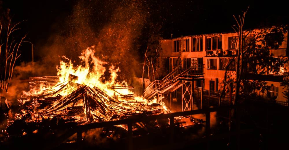 Руководство «Виктории» полчаса гасило пожар своими силами без вызова спасателей