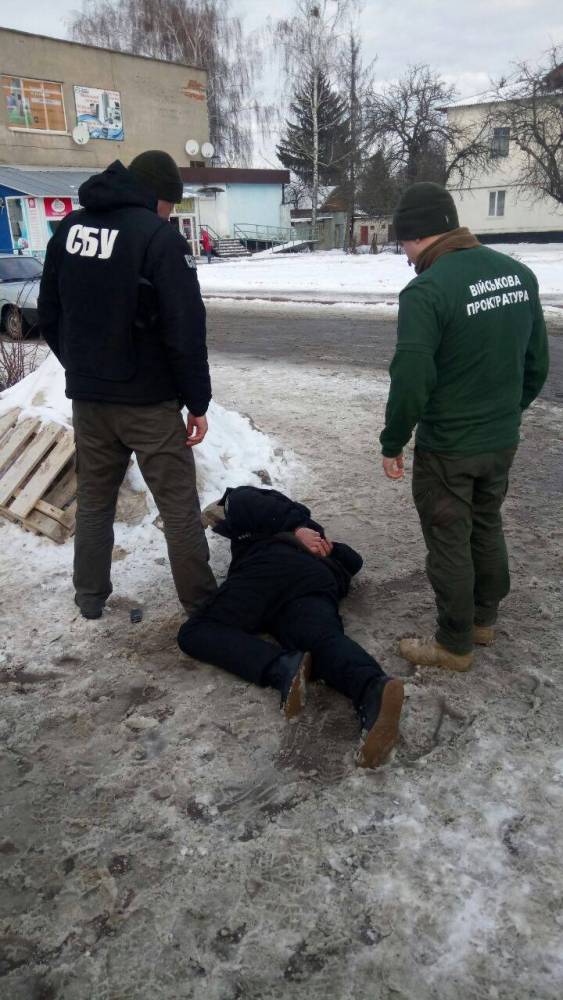 Начальник Лугинского отделения полиции зарабатывал на местном бизнесе