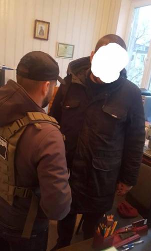 Одесский банкир хотел взятку за снятие обременения с авто  