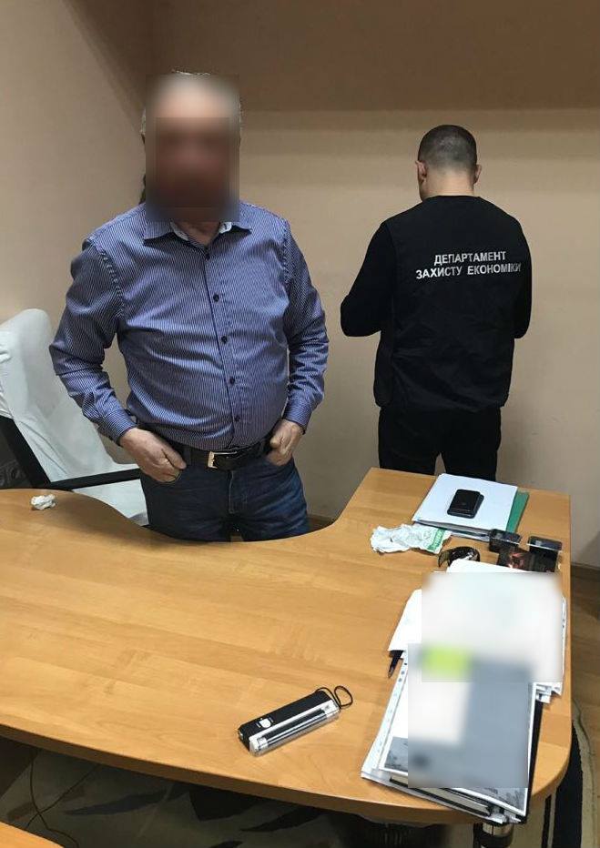 Глава Одесского государственного спецкомбината вымогал «откат» за аренду склада  