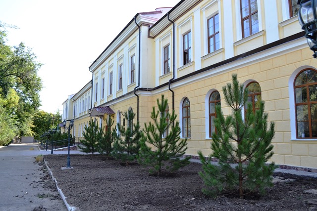 В Болграде украли деньги на ремонте гимназии, которую открыли Порошенко и премьер Болгарии