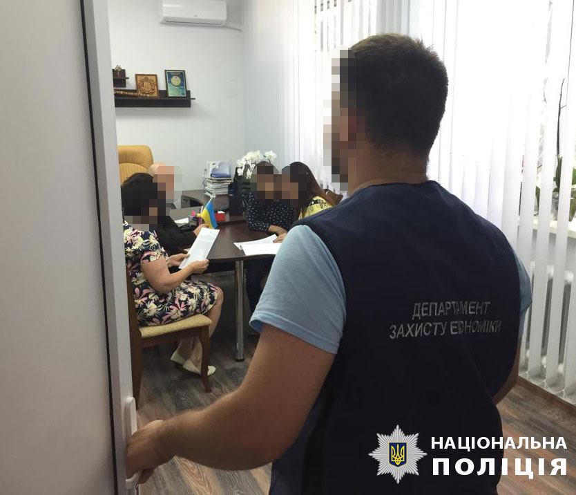 Чиновников Васильковской РГА подозревают в растрате  