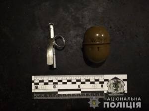В Харькове военнослужащий угрожал жене гранатой  