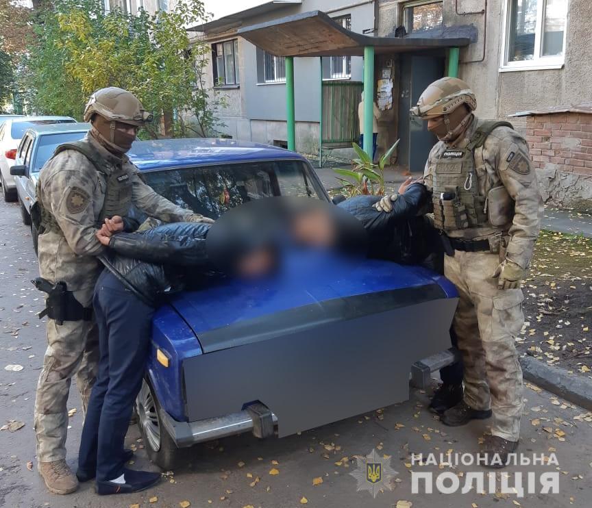 В Полтаве и Сумах поймали банду фальшивомонетчиков, обиравших пенсионеров  
