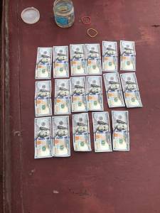 Деньги в баночке: в Сумах судью поймали на взятке  