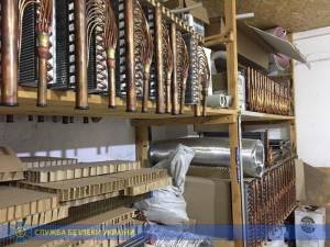 В Запорожье бывший чиновник и таможенники поставляли в РФ запчасти к боевым кораблям  