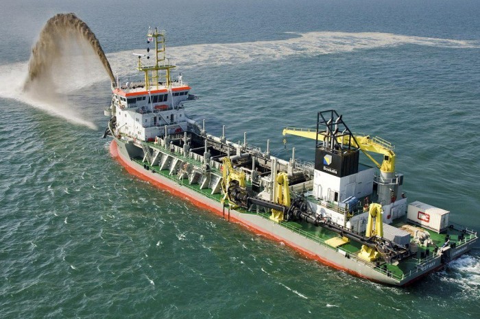 «Золотой» землесос: «Дельта-Лоцман» регулярно тратит десятки миллионов на ремонт одного судна