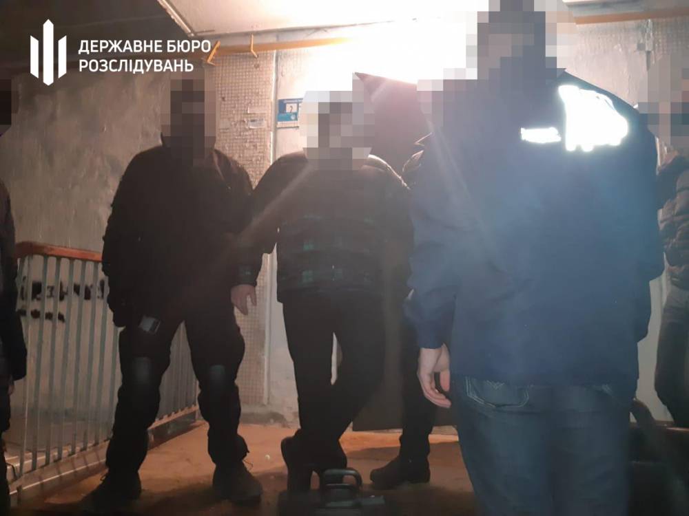 Офицер волынской полиции вымогал три тысячи долларов за возврат авто  