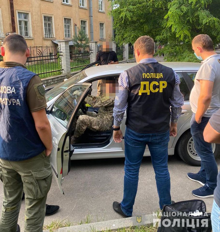 Во Львове на взятке попался офицер военной академии  