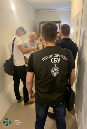 В Харькове участники банды под видом сотрудников СБУ вымогали деньги у бизнесмена  