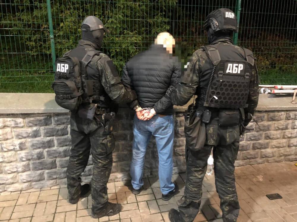 В Киеве полицейские вымогали четверть миллиона гривен у главы охранной фирмы  