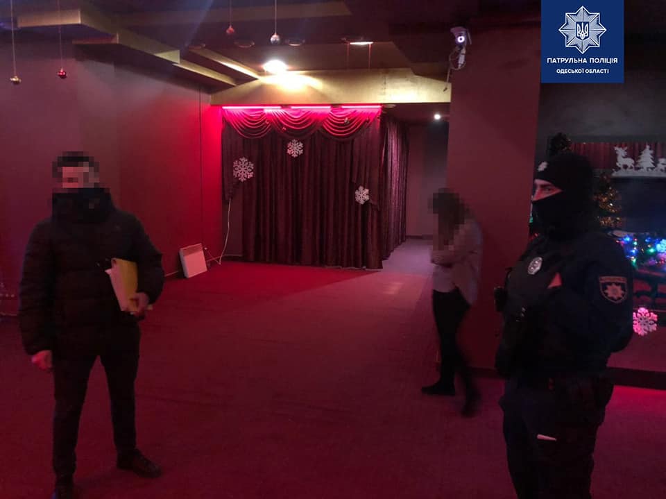 В Одессе администратор нелегального онлайн казино пыталась откупиться от полиции  