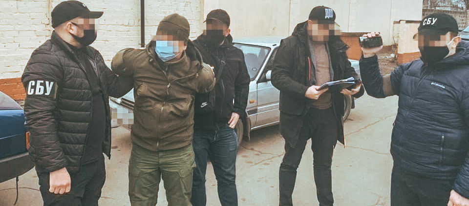 В Херсоне офицер Нацгвардии вымогал взятки за предоставление выходных дней  