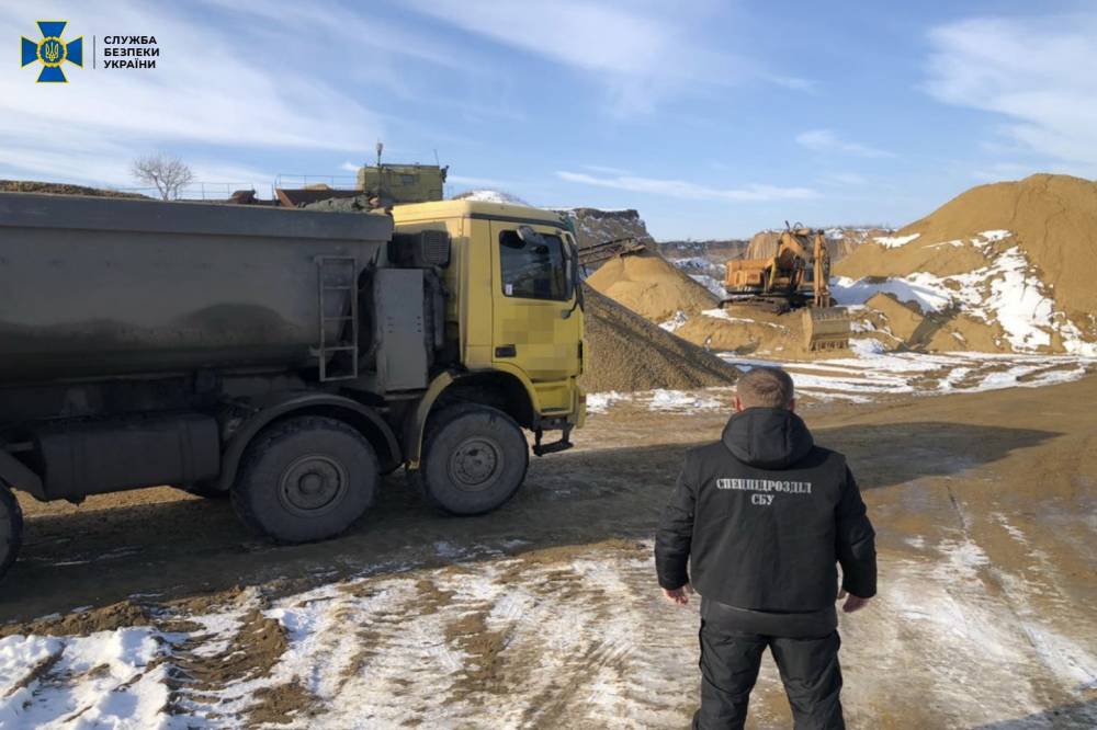 В Одесской области частная фирма незаконно добыла песок на более 100 млн гривен