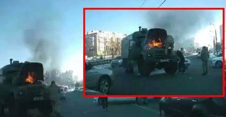 В Киеве загорелся грузовик с солдатами  