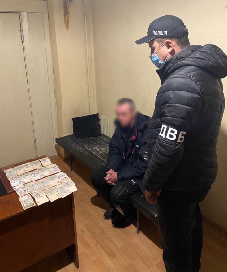 В Днепре вор пытался подкупить дознавателя полиции  