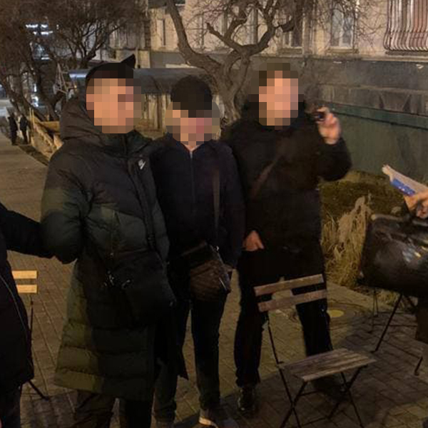 В Киеве чиновники мэрии требовали взятку за размещение зарядных станций для электрокаров  