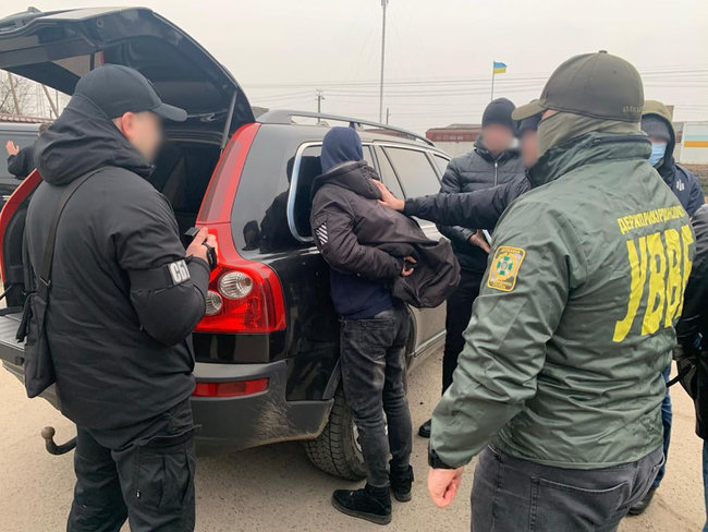 Луцкого пограничника задержали за контрабанду сигарет  