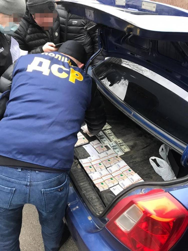 Глава ОТГ в Киевской области вымогал 1,4 млн гривен  