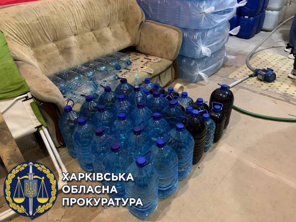 Харьковчанин устроил в своем гараже алкогольный цех  