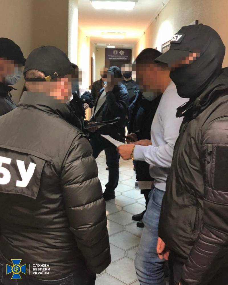 В Ивано-Франковске двух офицеров киберполиции поймали на взятке в 150 тысяч гривен  