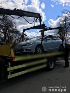 В Украине ликвидировали банду, вымогавшую деньги за возврат угнанных авто  