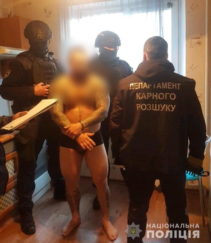 В Украине ликвидировали банду, вымогавшую деньги за возврат угнанных авто  