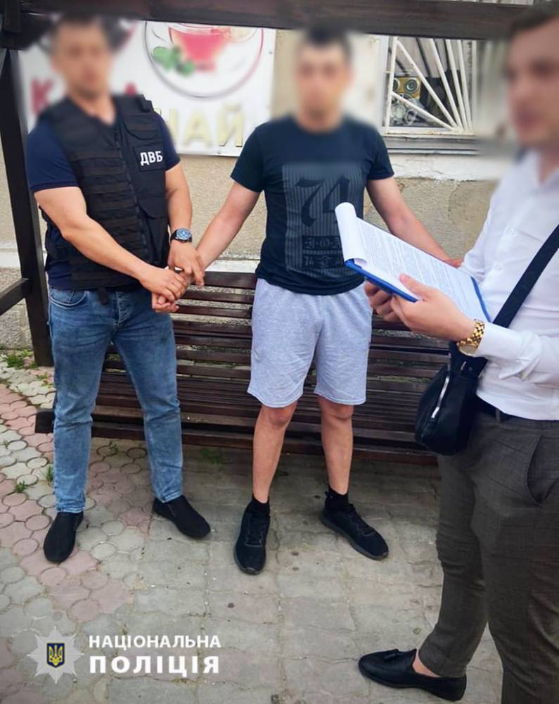 В Могилев-Подольском патрульный вымогал деньги у водителя