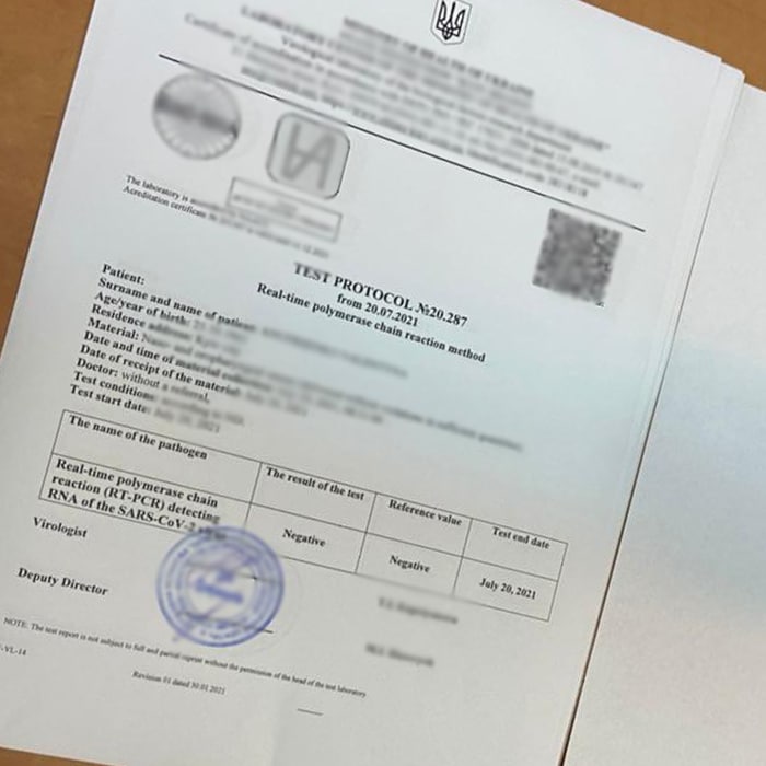 В Киеве задержали работников туристических компаний, помогавших с поддельными ПЦР-тестами  
